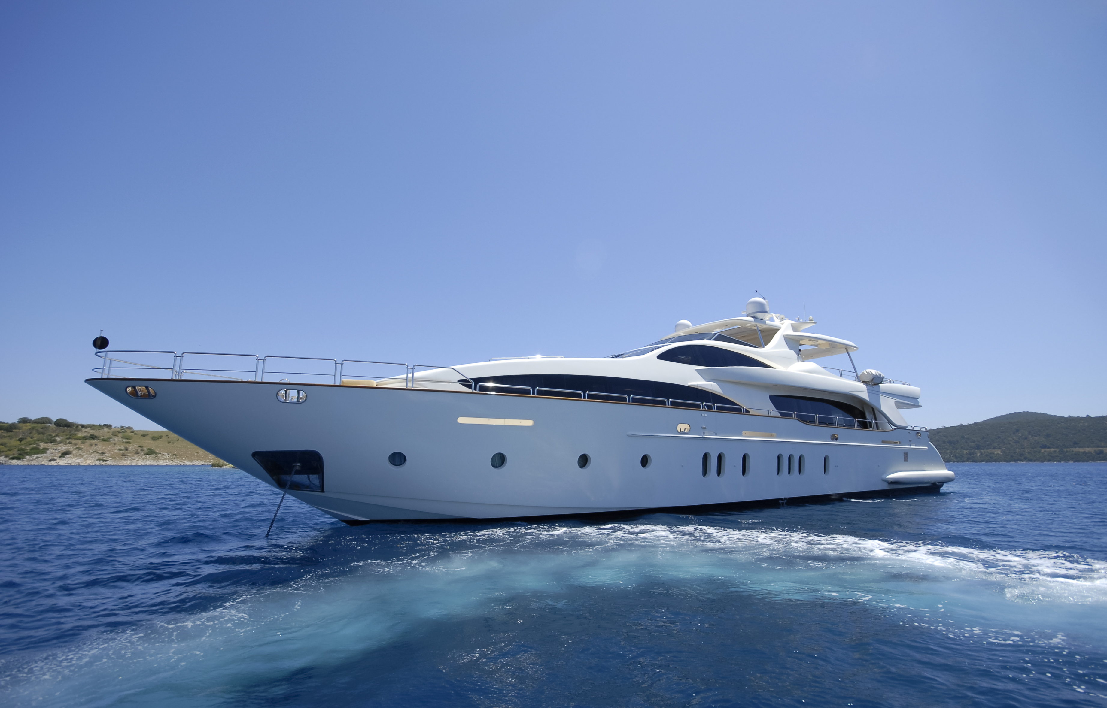 White Superyacht | Praxis